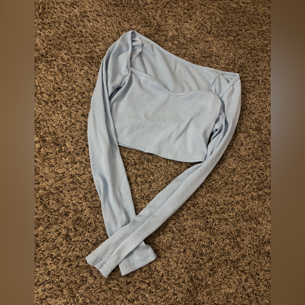 Long sleeve blue top, soft strechty